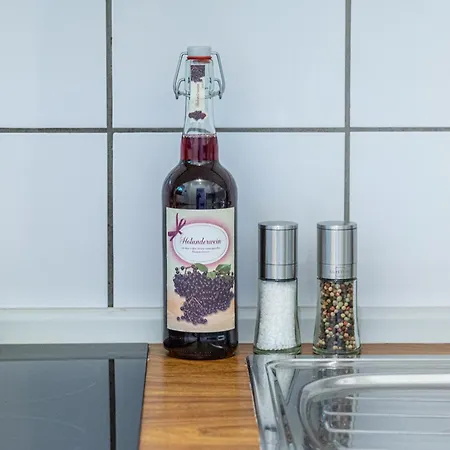 Apartment Have-a-nice-stay - Nahe Bahnhof - 20 Minuten Nach Hamburg - Trotzdem Ruhig Gelegen - 6 Minuten Zu Fuss Ins Zentrum - Modern Eingerichtet *