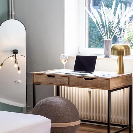 Have-a-nice-stay - Nahe Bahnhof - 20 Minuten Nach Hamburg - Trotzdem Ruhig Gelegen - 6 Minuten Zu Fuss Ins Zentrum - Modern Eingerichtet Apartment *