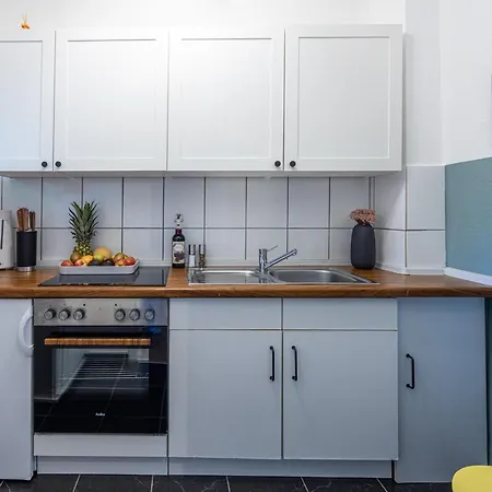 Have-a-nice-stay - Nahe Bahnhof - 20 Minuten Nach Hamburg - Trotzdem Ruhig Gelegen - 6 Minuten Zu Fuss Ins Zentrum - Modern Eingerichtet *